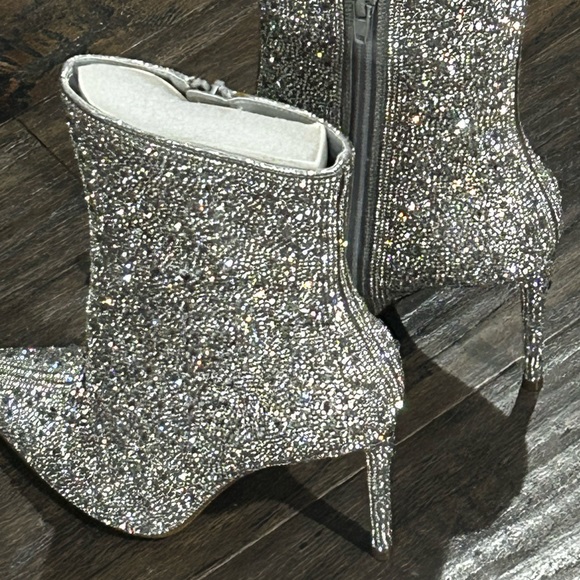 Women’s Rhinestone Shoes Size 7 NWT SOLD OUT - Picture 2 of 16